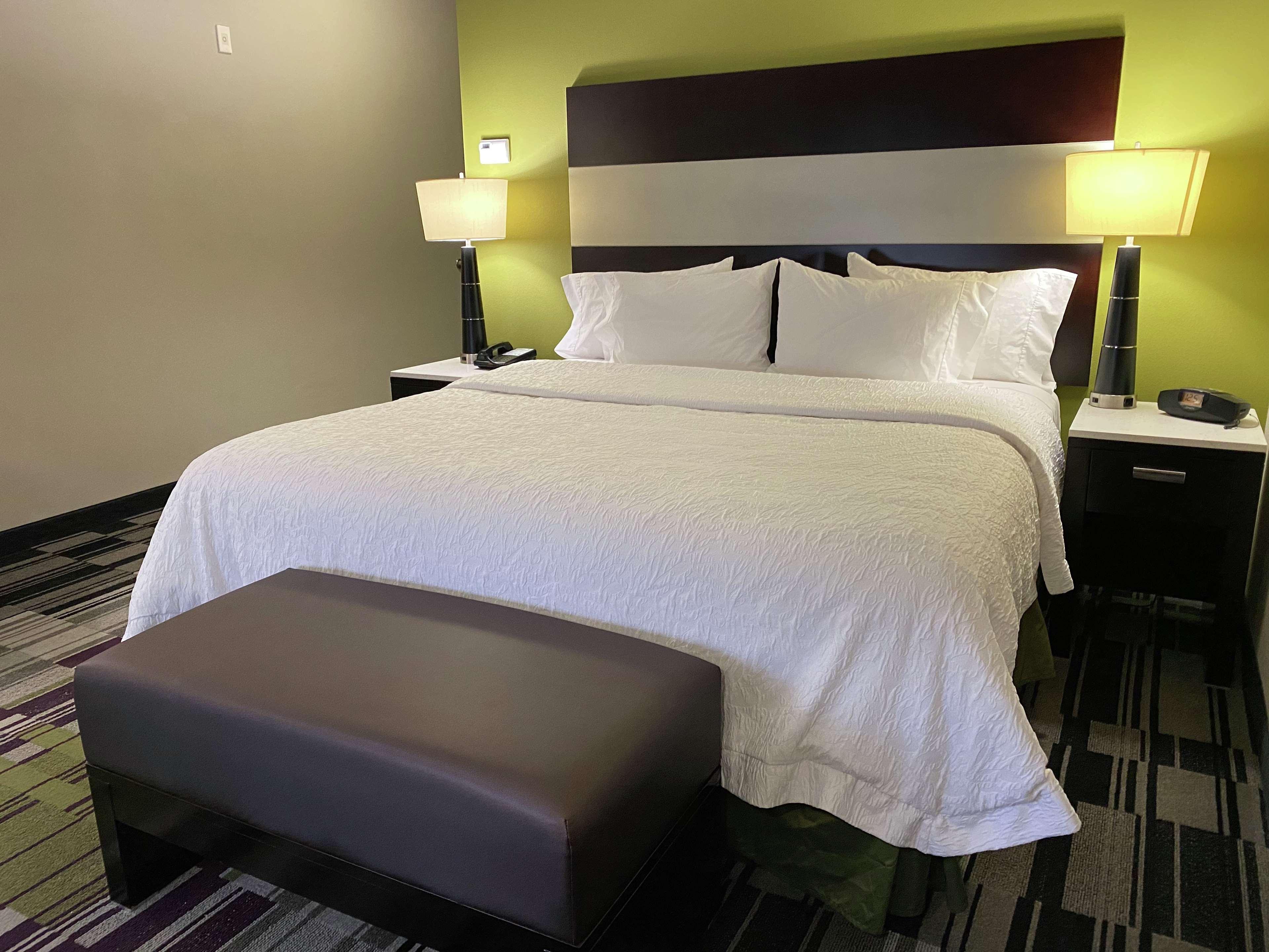 Hampton Inn By Hilton Leesville Fort Johnson Exteriör bild