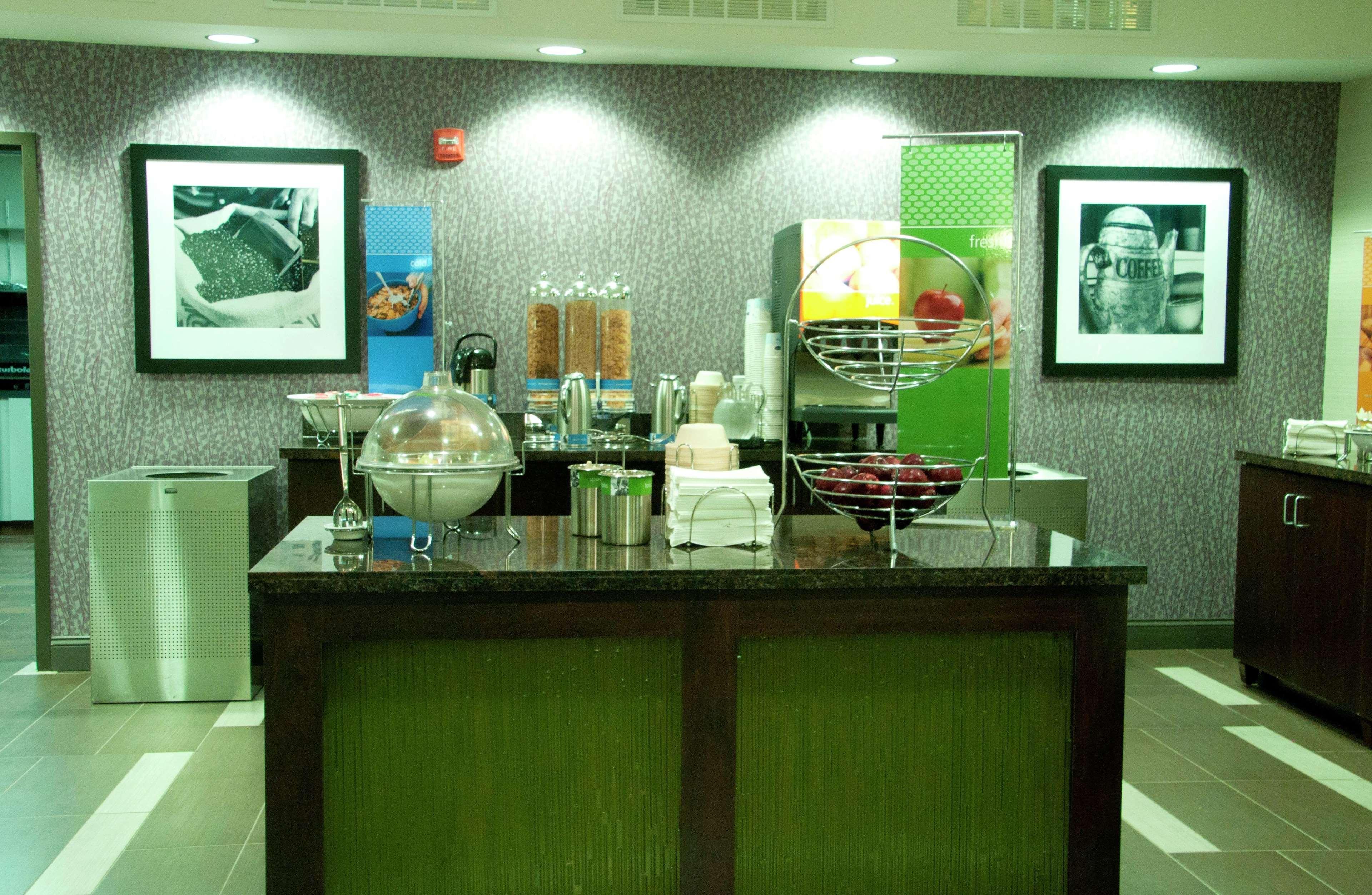 Hampton Inn By Hilton Leesville Fort Johnson Exteriör bild