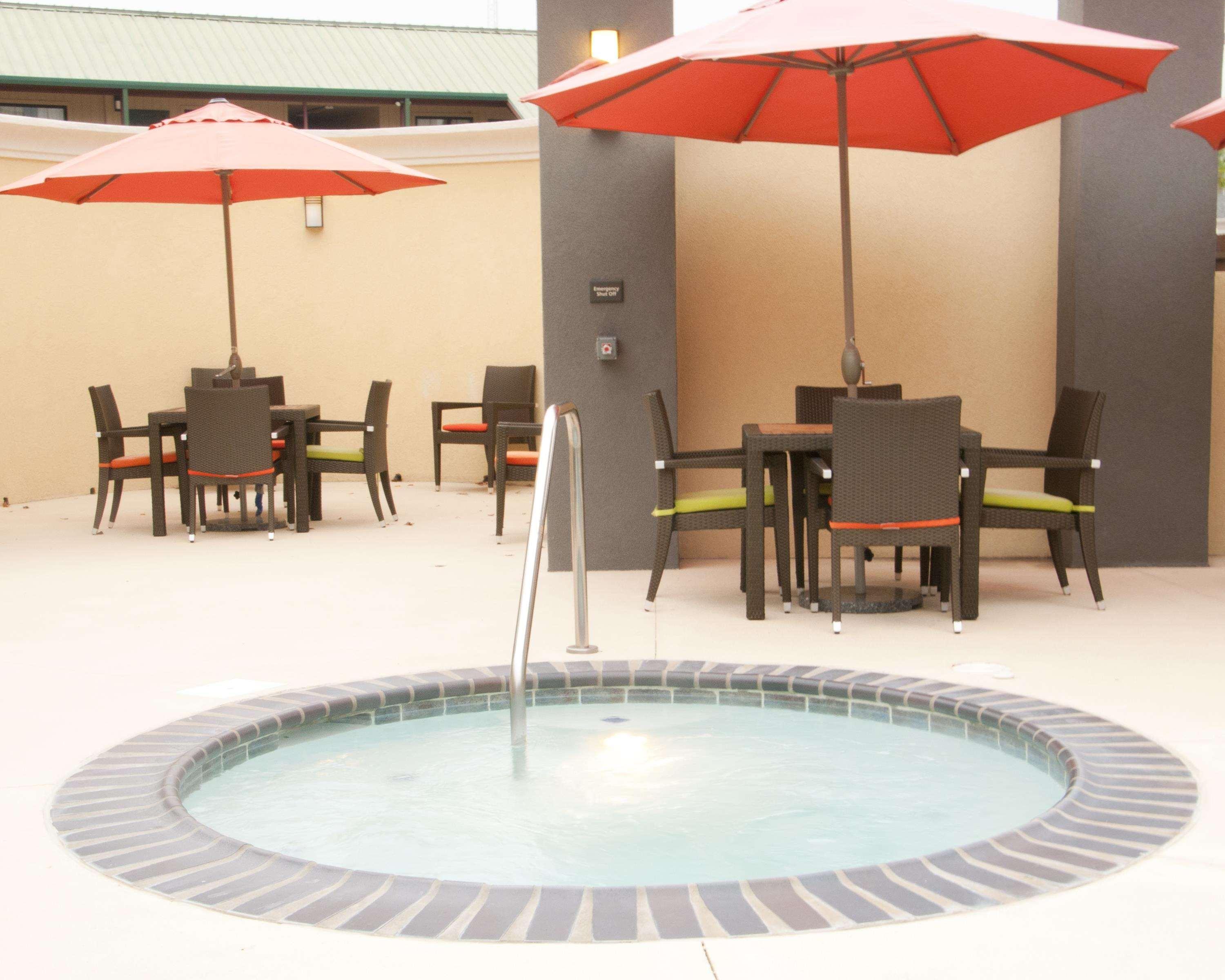 Hampton Inn By Hilton Leesville Fort Johnson Exteriör bild