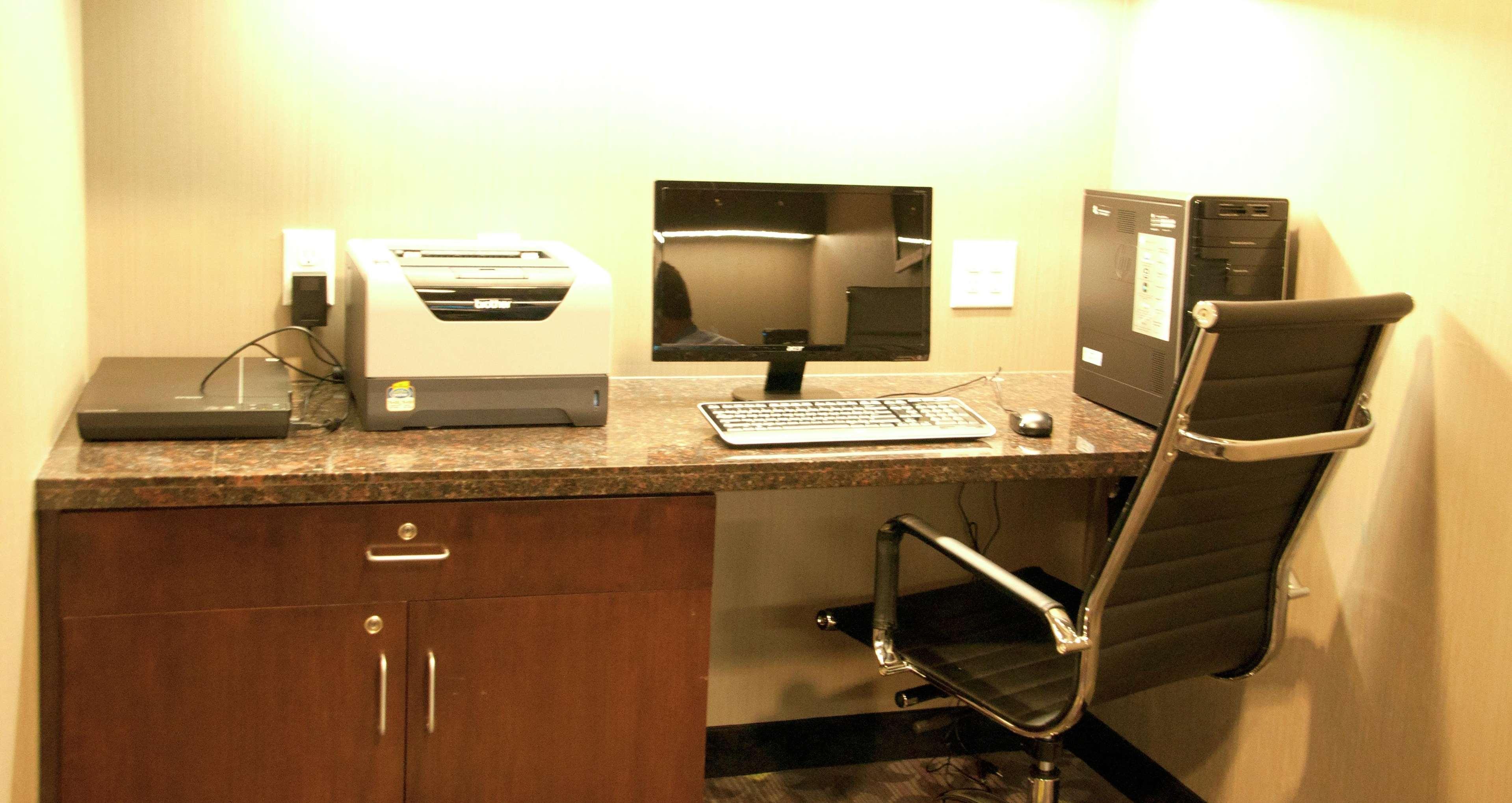 Hampton Inn By Hilton Leesville Fort Johnson Exteriör bild