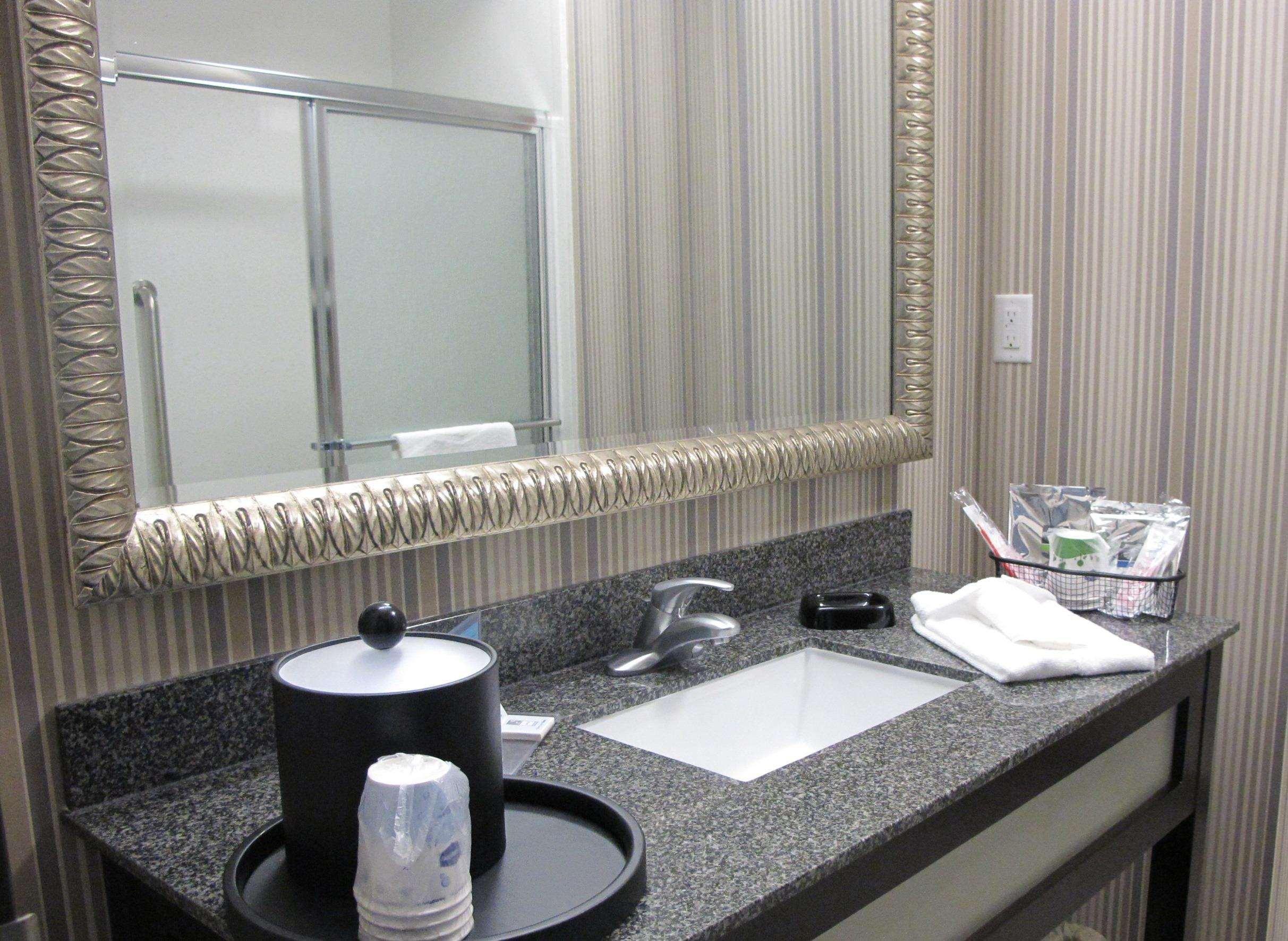 Hampton Inn By Hilton Leesville Fort Johnson Exteriör bild
