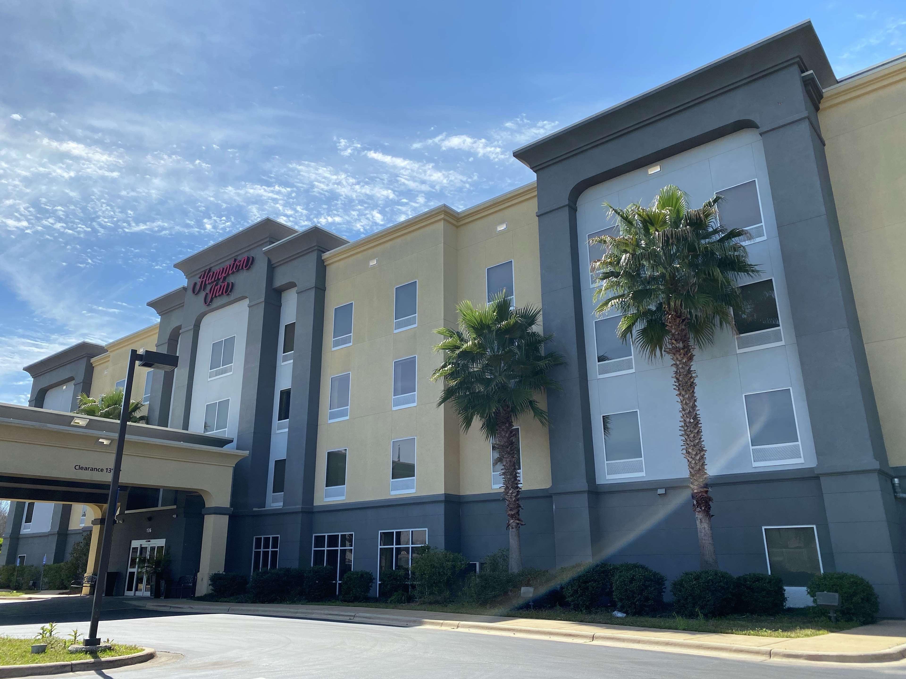 Hampton Inn By Hilton Leesville Fort Johnson Exteriör bild