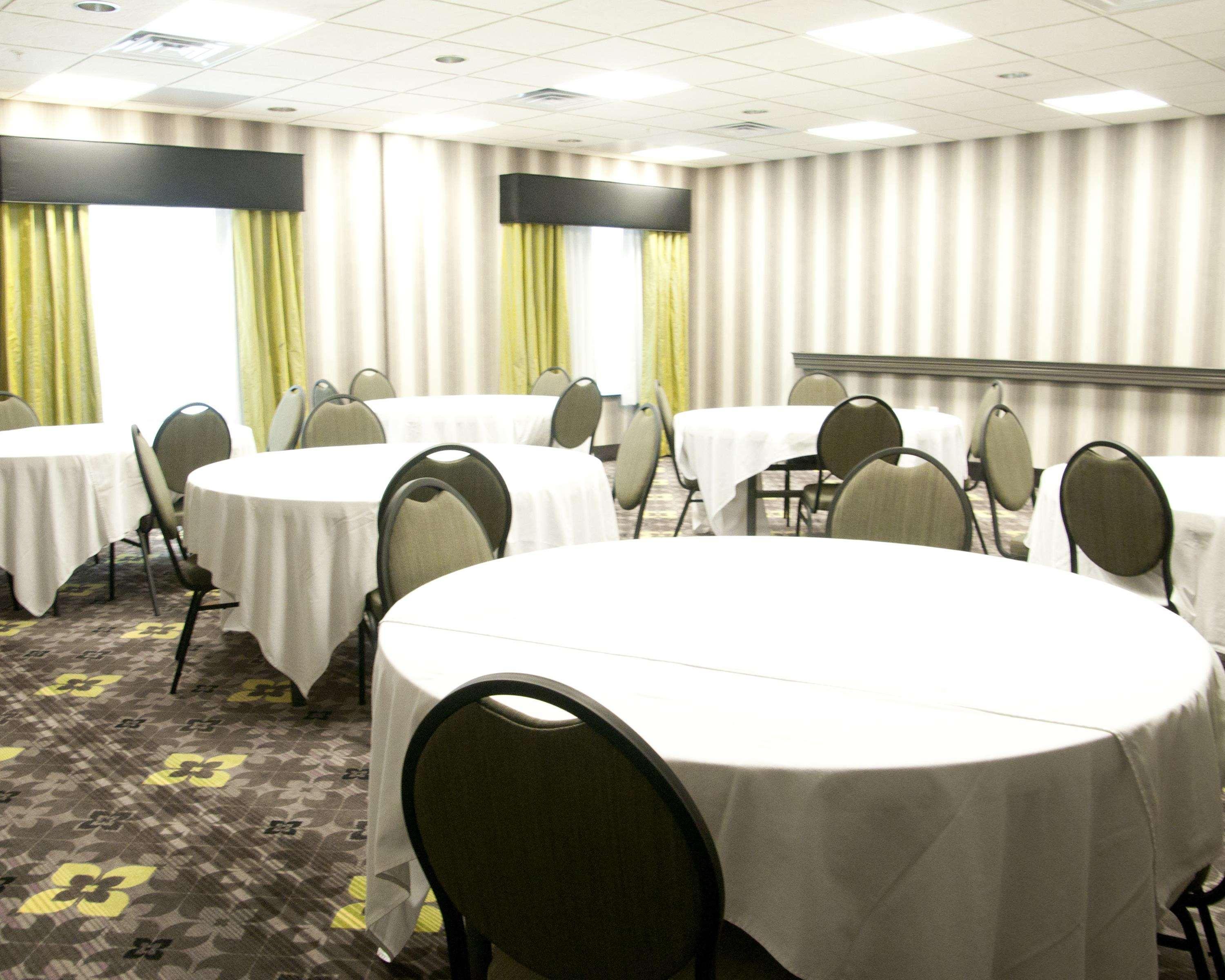 Hampton Inn By Hilton Leesville Fort Johnson Exteriör bild