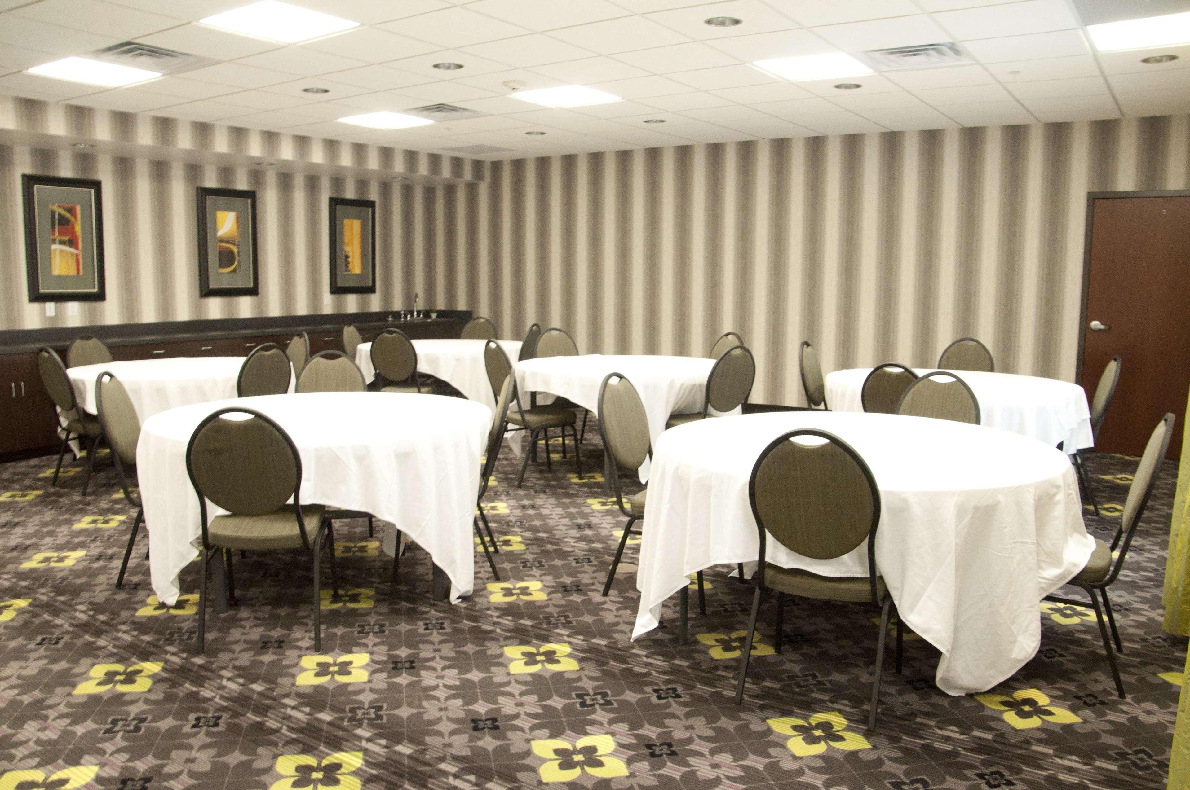 Hampton Inn By Hilton Leesville Fort Johnson Exteriör bild
