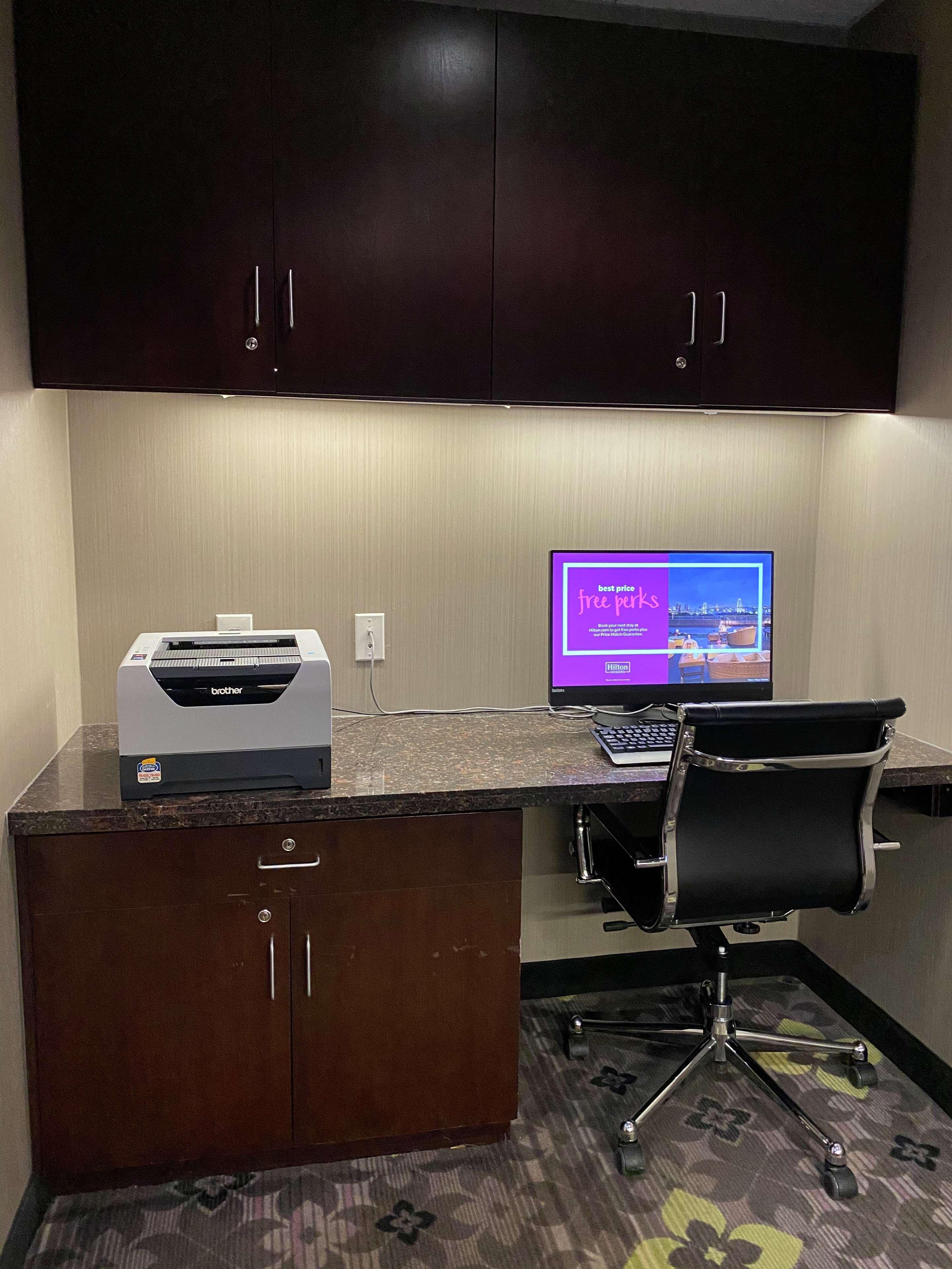 Hampton Inn By Hilton Leesville Fort Johnson Exteriör bild