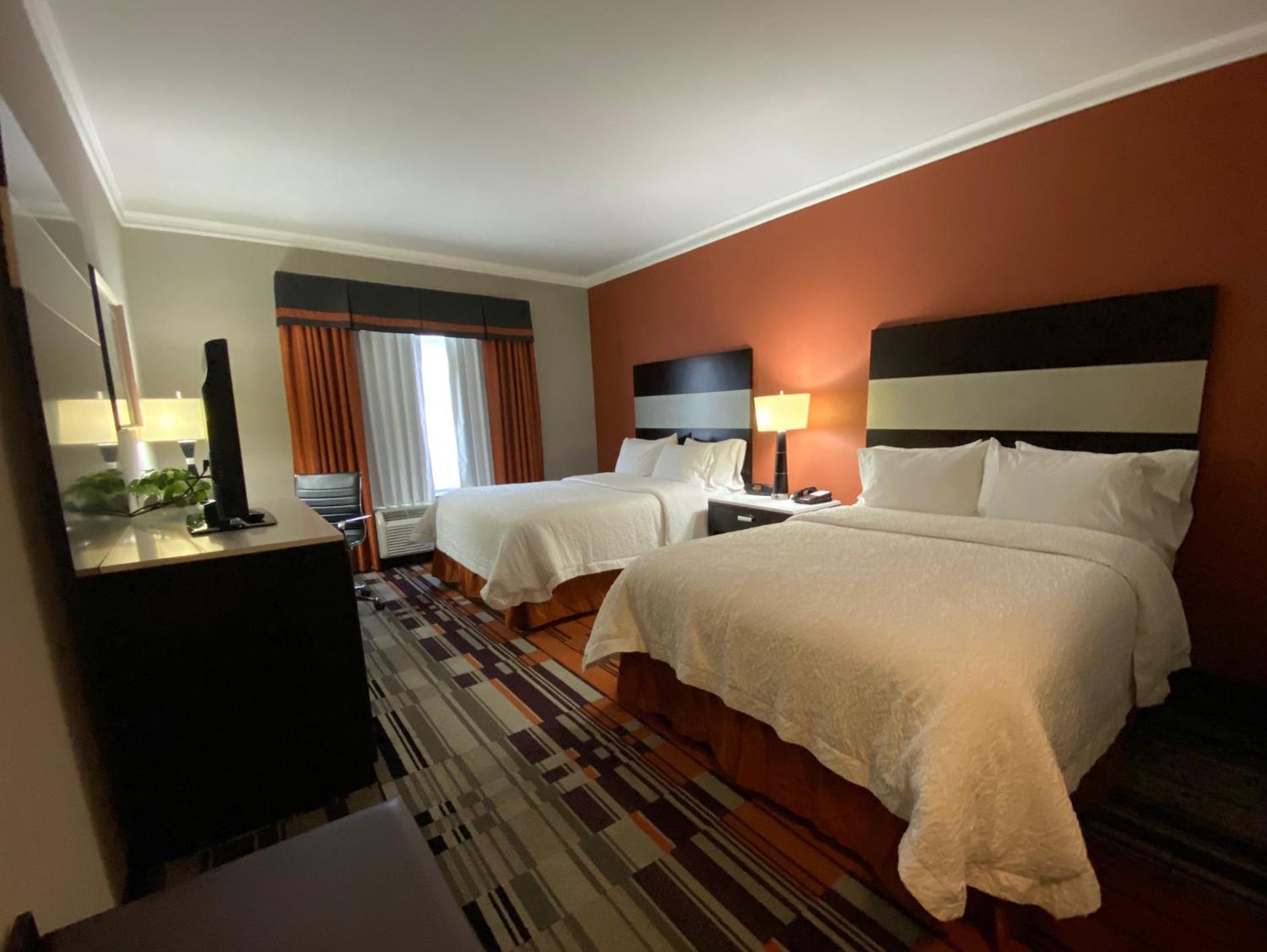 Hampton Inn By Hilton Leesville Fort Johnson Exteriör bild