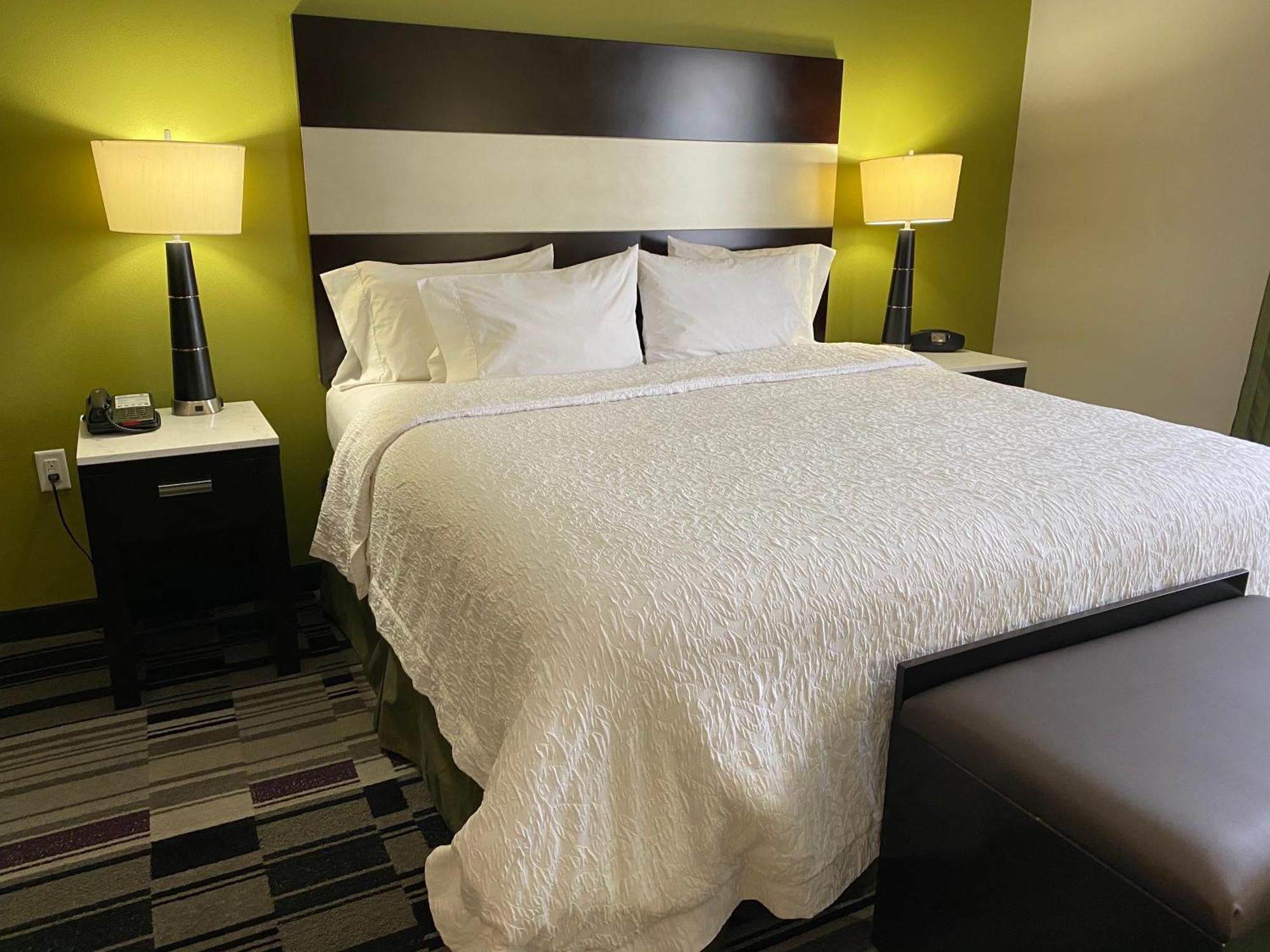 Hampton Inn By Hilton Leesville Fort Johnson Exteriör bild