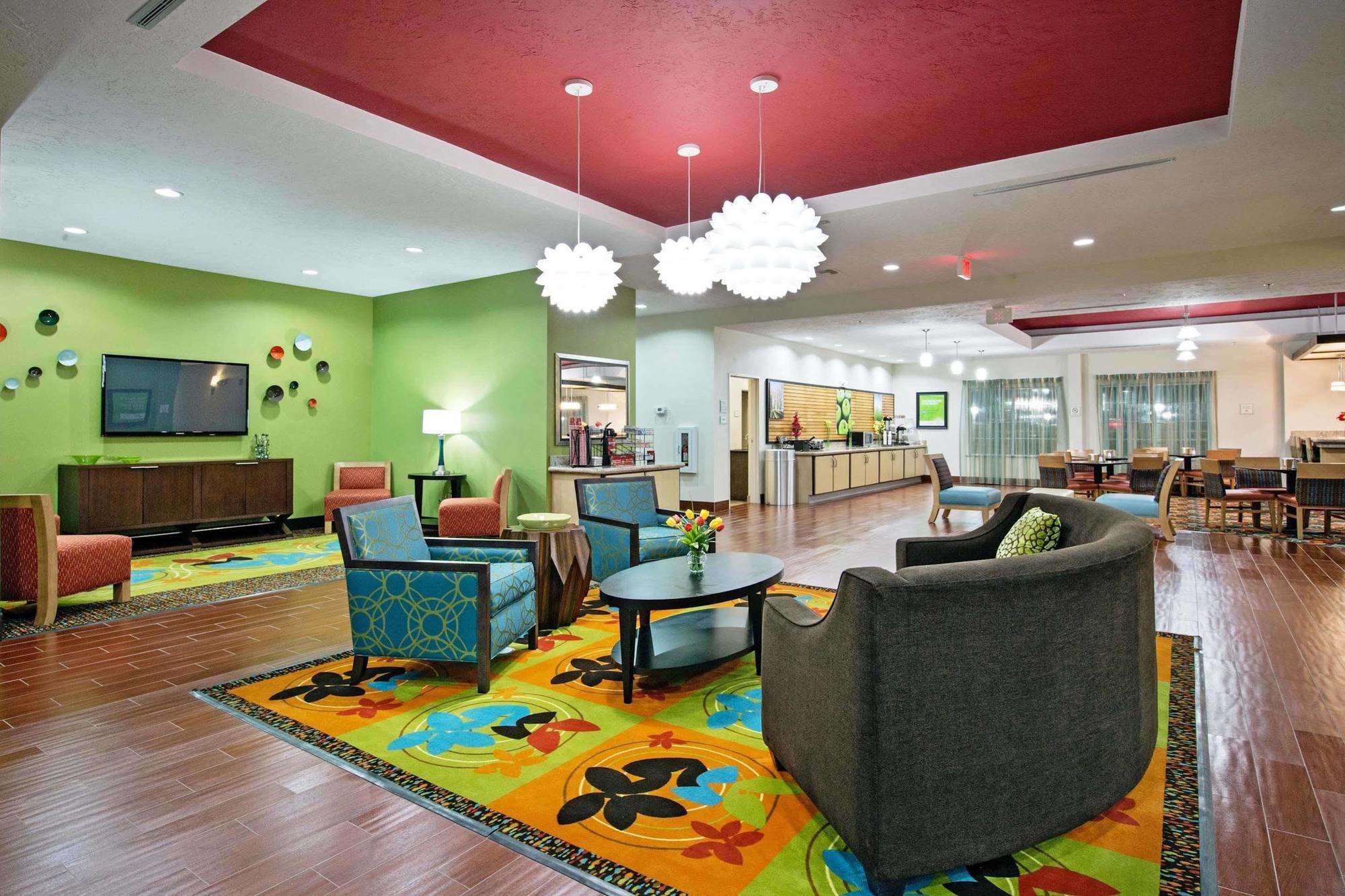 Hampton Inn By Hilton Leesville Fort Johnson Exteriör bild